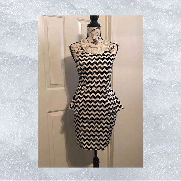 beautiful Shasa Dress - Picture 1 of 2